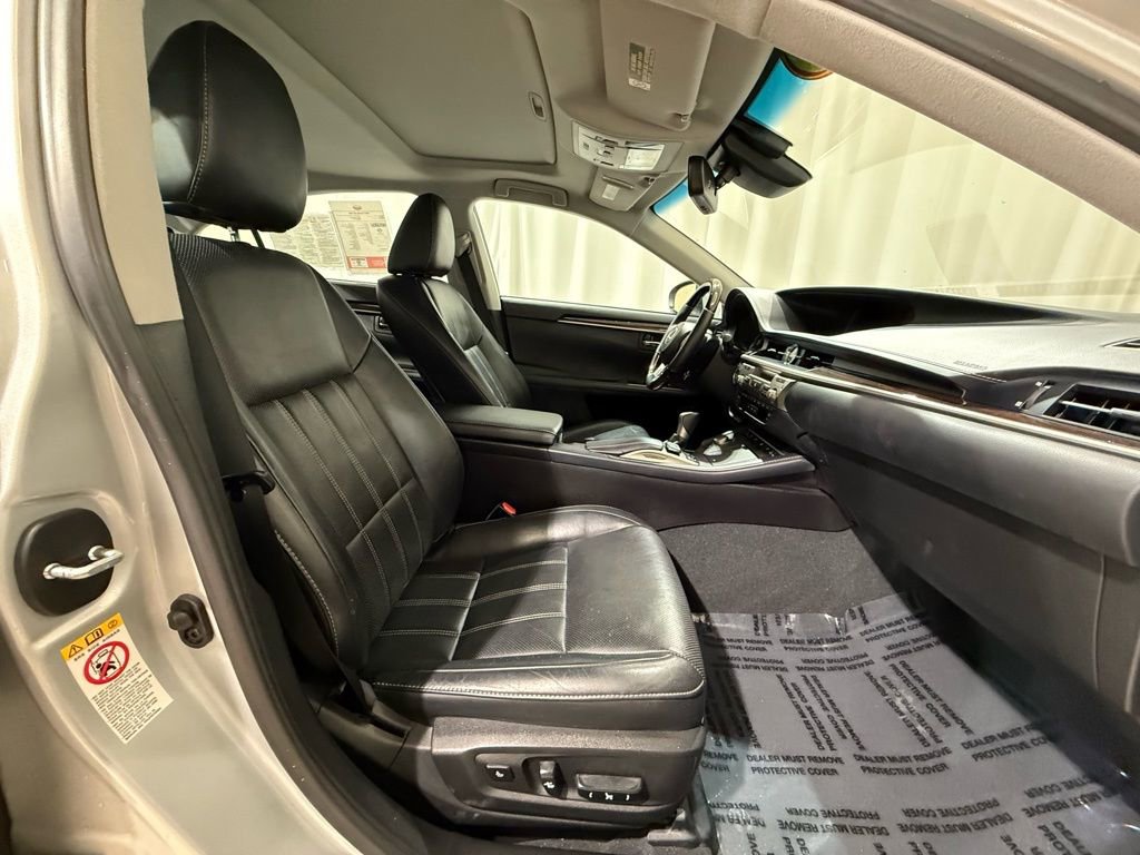 Used 2017 Lexus ES 350 w/ Luxury Package image 22