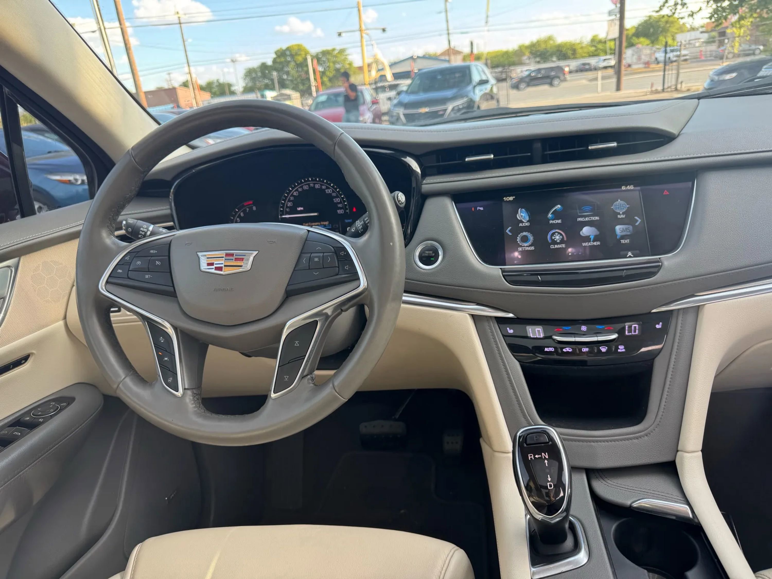 Used 2018 Cadillac XT5 Luxury w/ Driver Awareness Package image 16