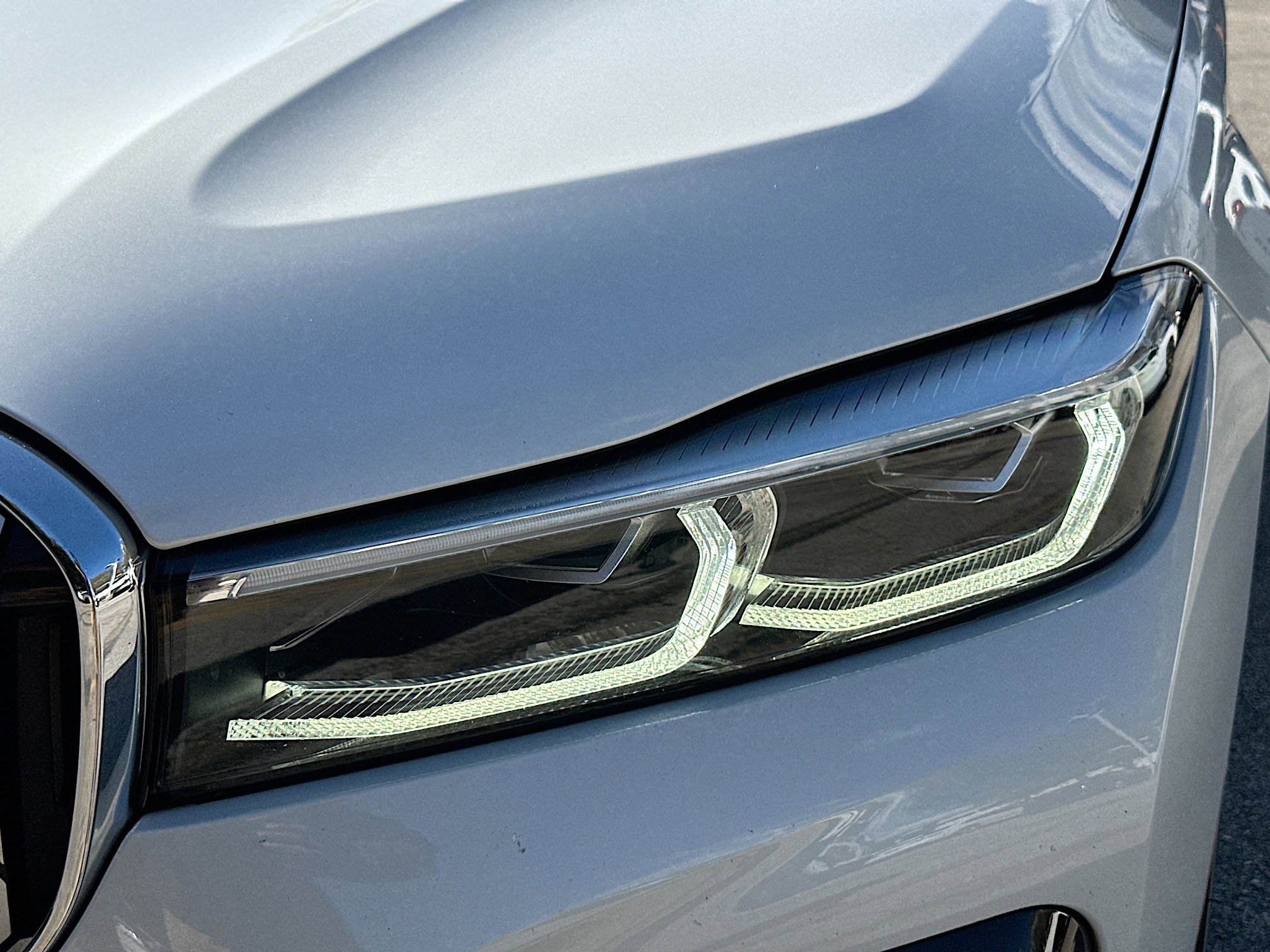 Used 2021 BMW 740i xDrive w/ M Sport Package image 32