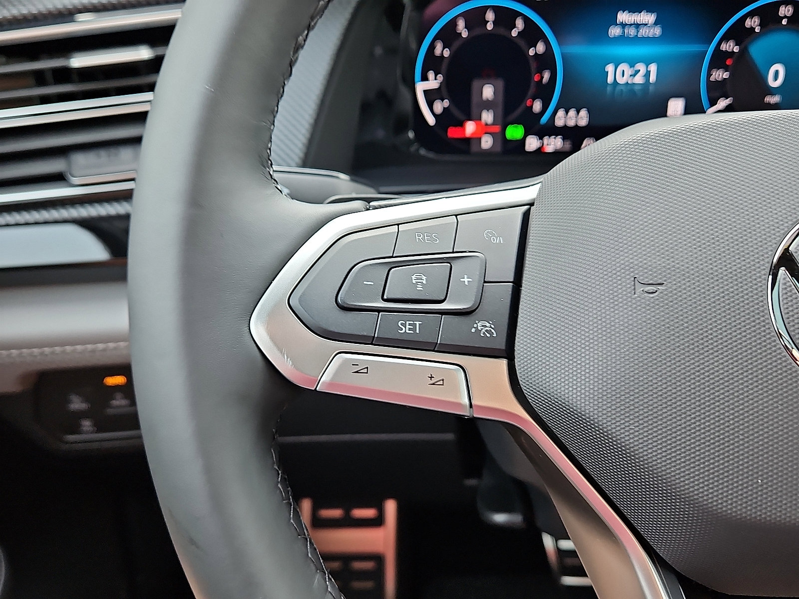 New 2026 Volkswagen Atlas Cross Sport SEL R-Line image 18