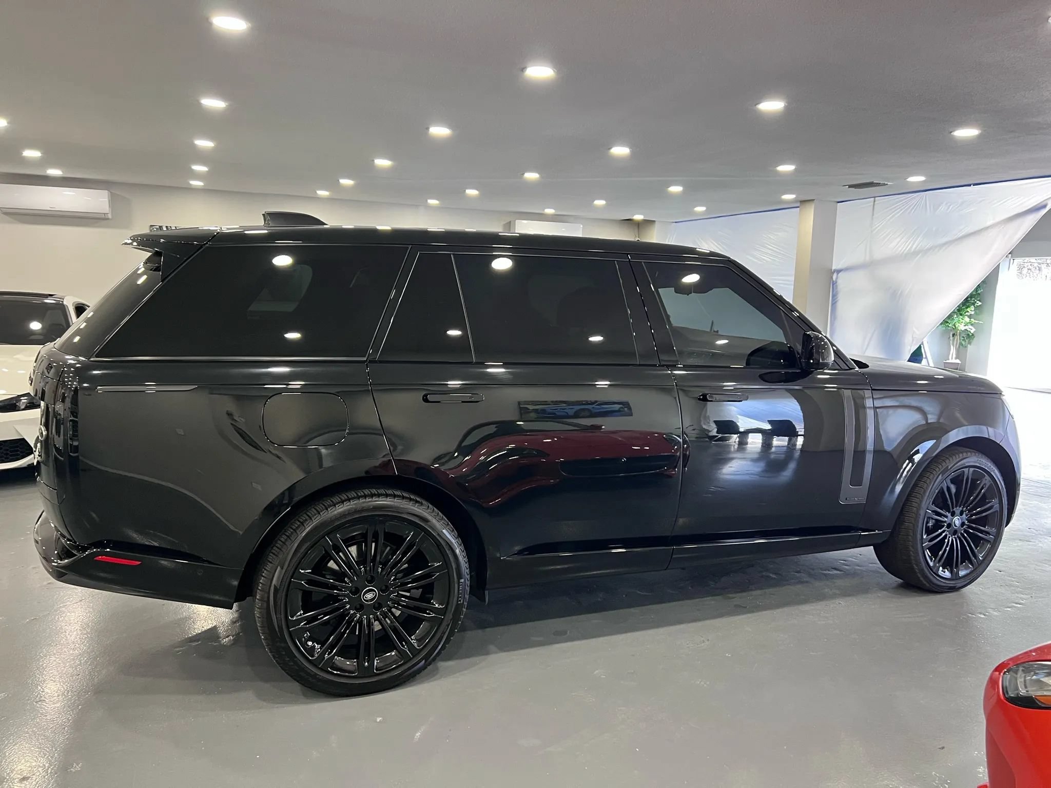 Used 2023 Land Rover Range Rover Long Wheelbase Autobiography AWD/4WD image 7