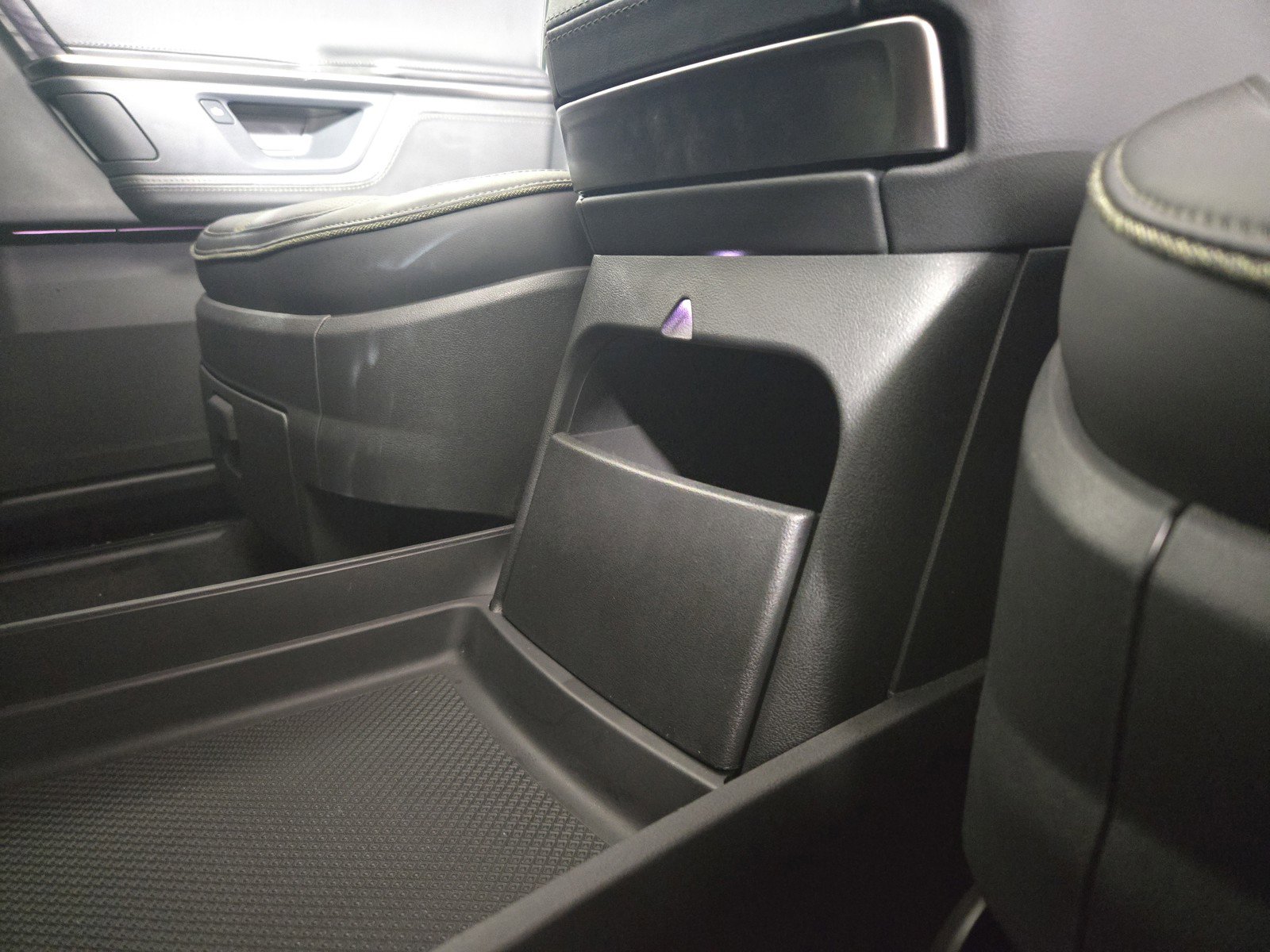 Used 2025 Rivian R1T Adventure image 31