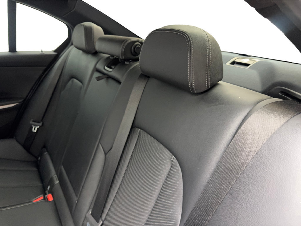Used 2025 BMW 330i Sedan w/ Premium Package RWD image 36