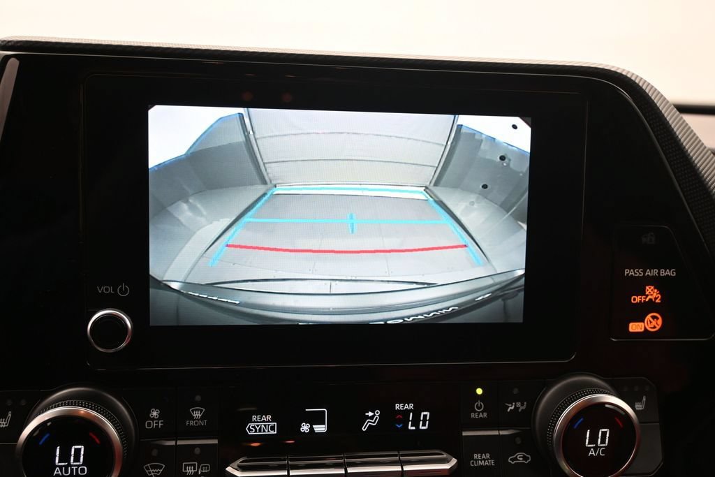 Used 2023 Toyota Highlander XSE FWD image 11