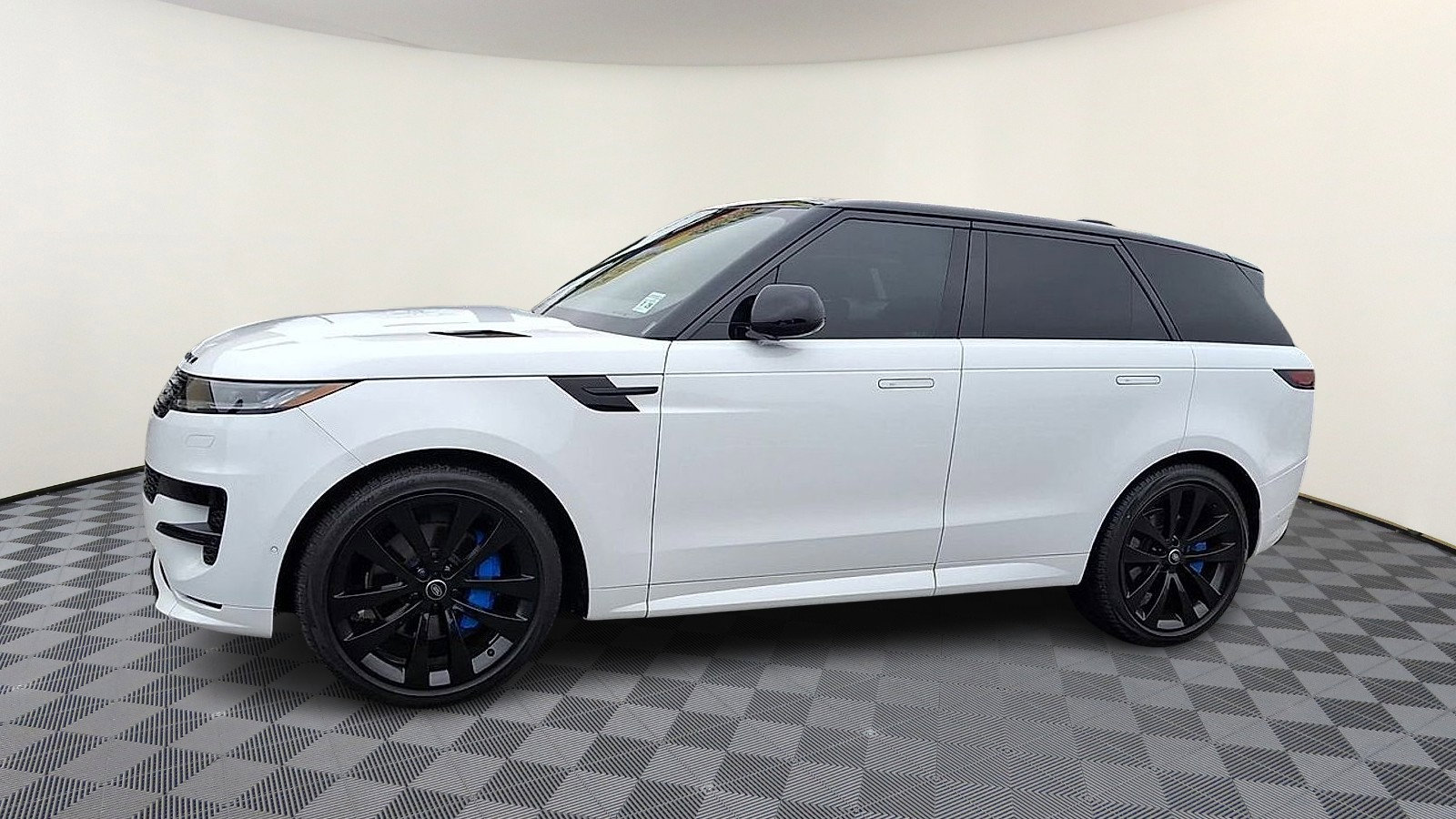 Used 2024 Land Rover Range Rover Sport Dynamic SE image 4