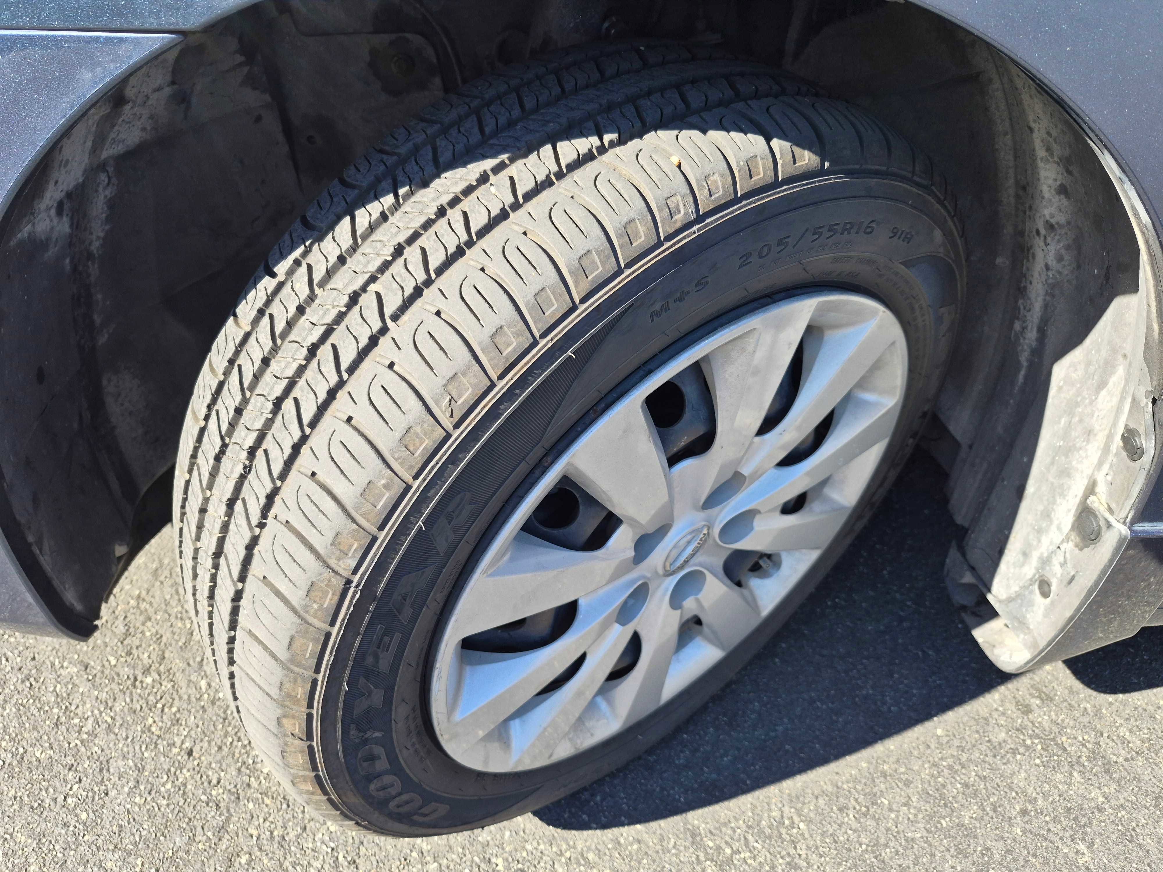 Used 2016 Nissan Sentra SV w/ Driver's Assist Package image 25