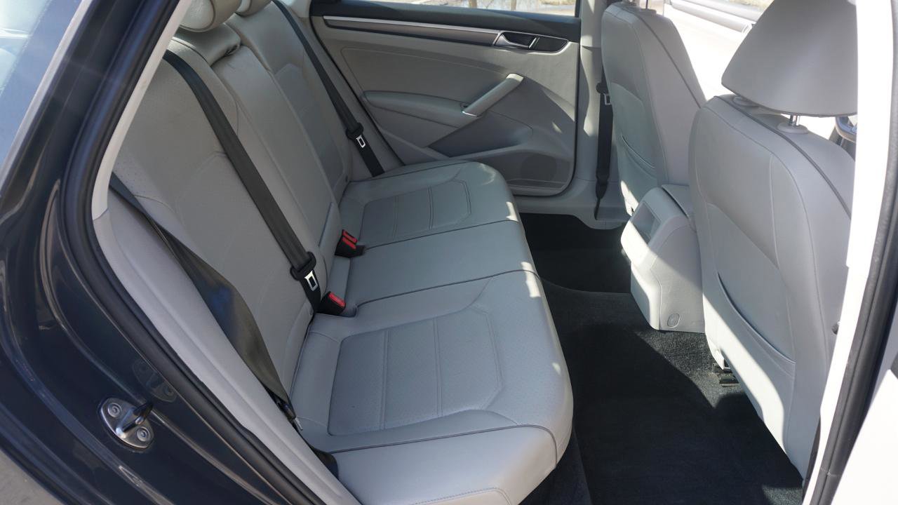 Used 2018 Volkswagen Passat 2.0T R-Line FWD image 20