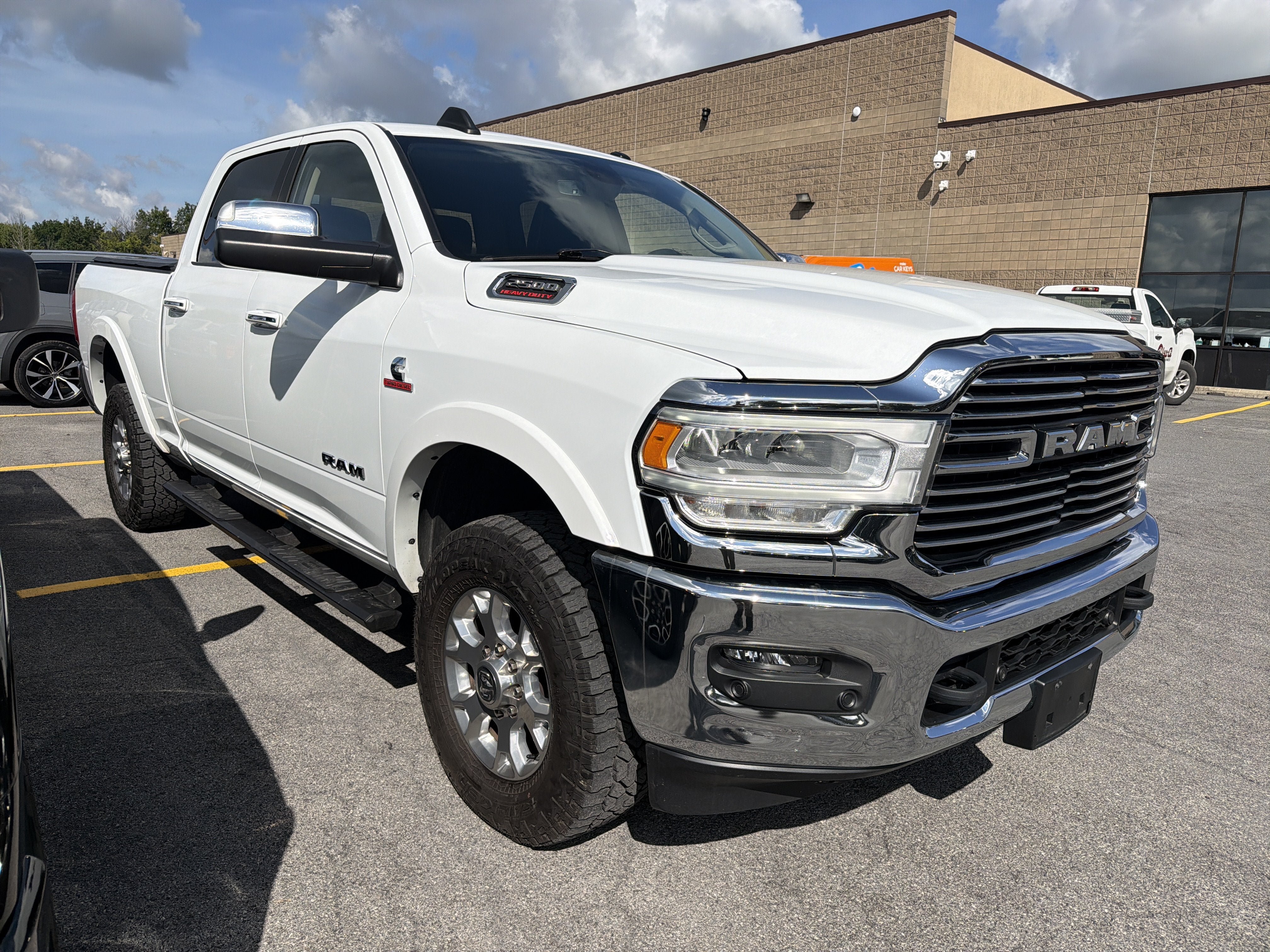 Used 2022 RAM 2500 Laramie AWD/4WD image 2