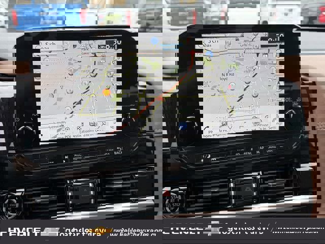 Used 2022 Nissan Pathfinder Platinum w/ Cargo Package FWD image 24