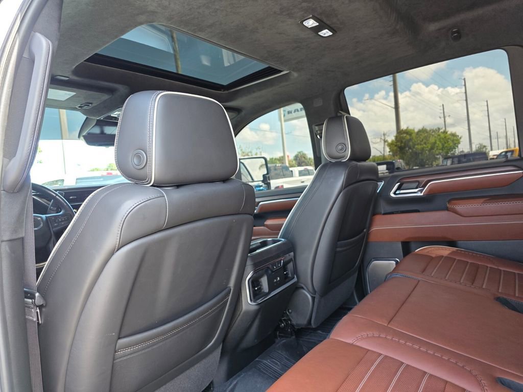 Used 2024 GMC Sierra 2500 Denali Ultimate AWD/4WD image 18