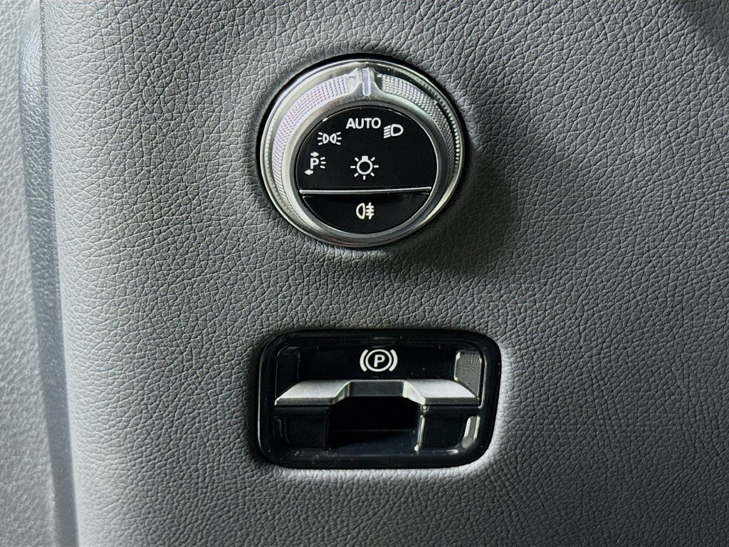 Certified 2026 Mercedes-Benz GLC 300 4MATIC image 10