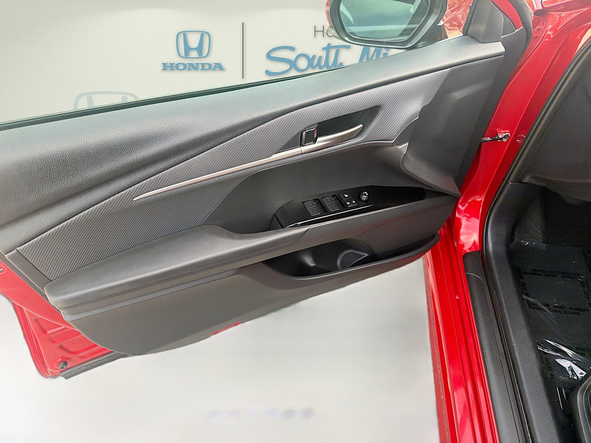 Used 2025 Toyota Camry SE FWD image 19