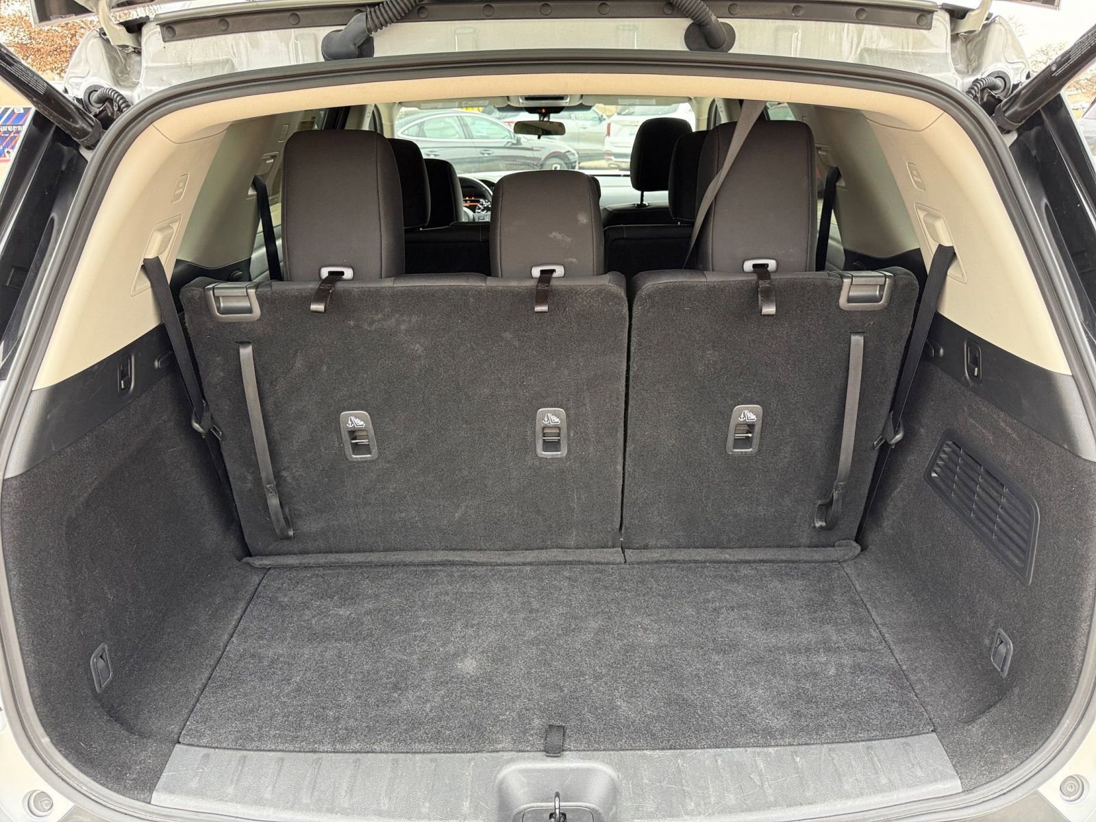 Used 2025 Nissan Pathfinder SV image 33