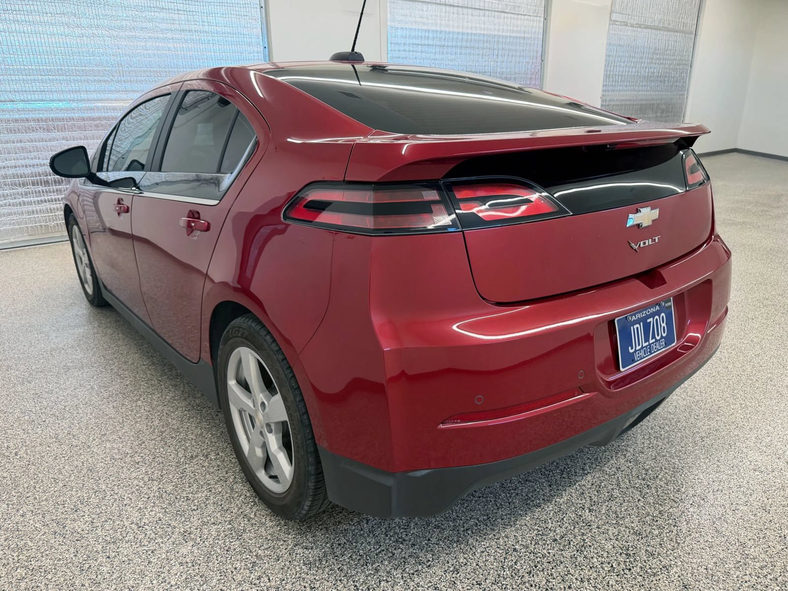 Used 2015 Chevrolet Volt Premium w/ Premium Trim Package FWD image 4