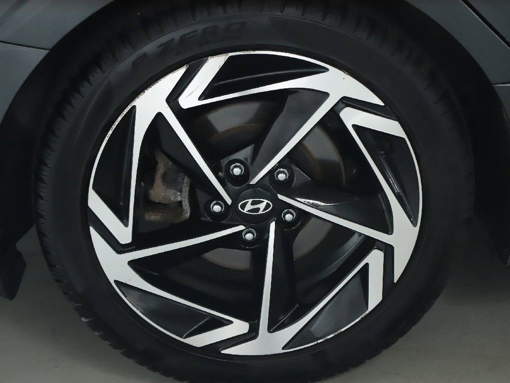 Used 2024 Hyundai Sonata SEL w/ Convenience Package FWD image 12