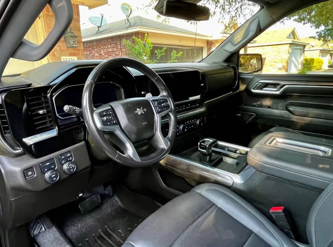Used 2022 Chevrolet Silverado 1500 LTZ image 9