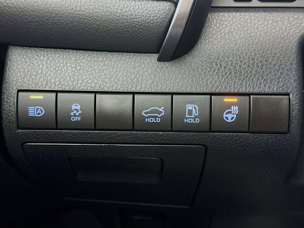 Used 2024 Toyota Camry SE FWD image 10