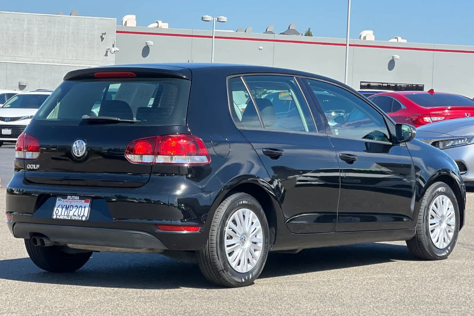 Used 2013 Volkswagen Golf 4-Door FWD image 2