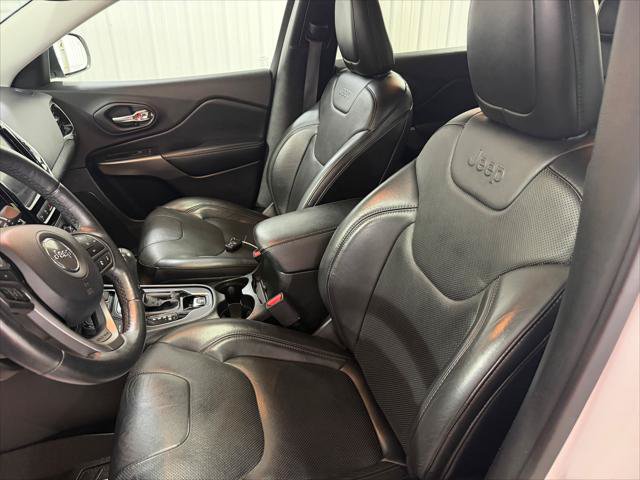 Certified 2019 Jeep Cherokee Limited w/ Technology Group AWD/4WD image 12