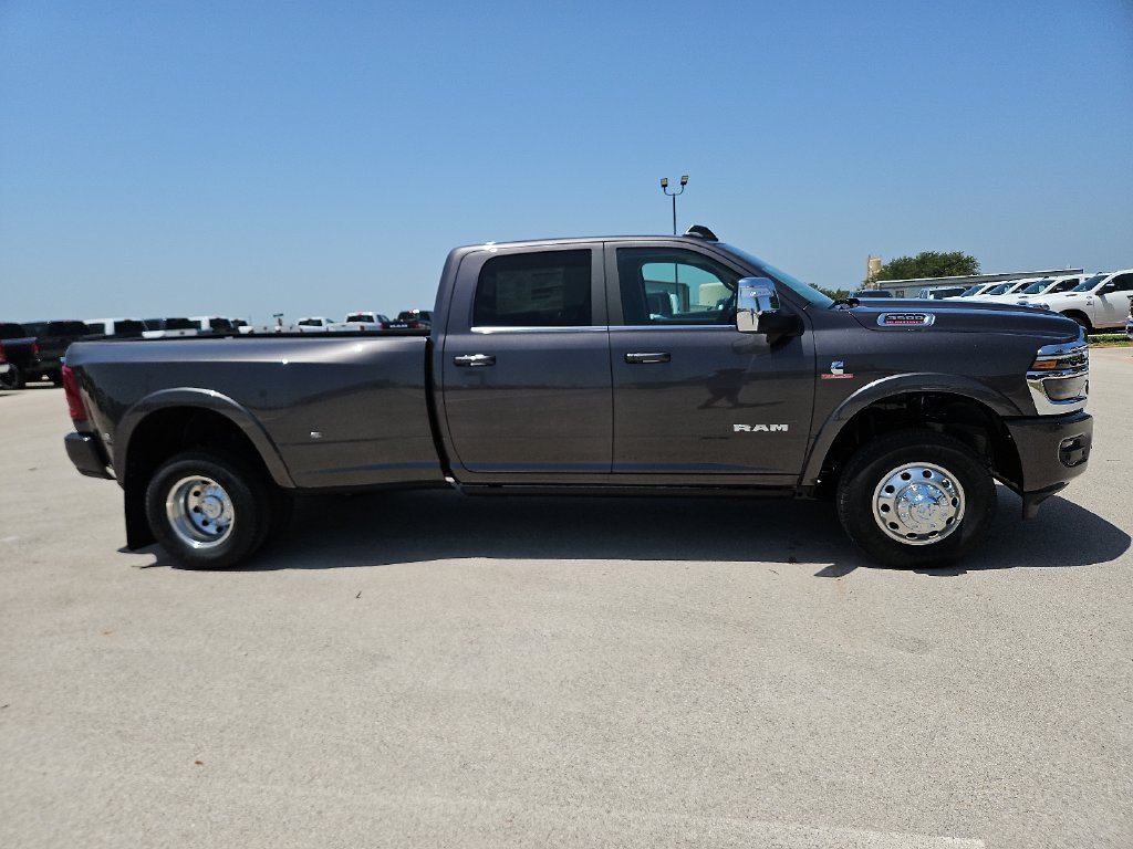 Used 2026 RAM 3500 Longhorn AWD/4WD image 9