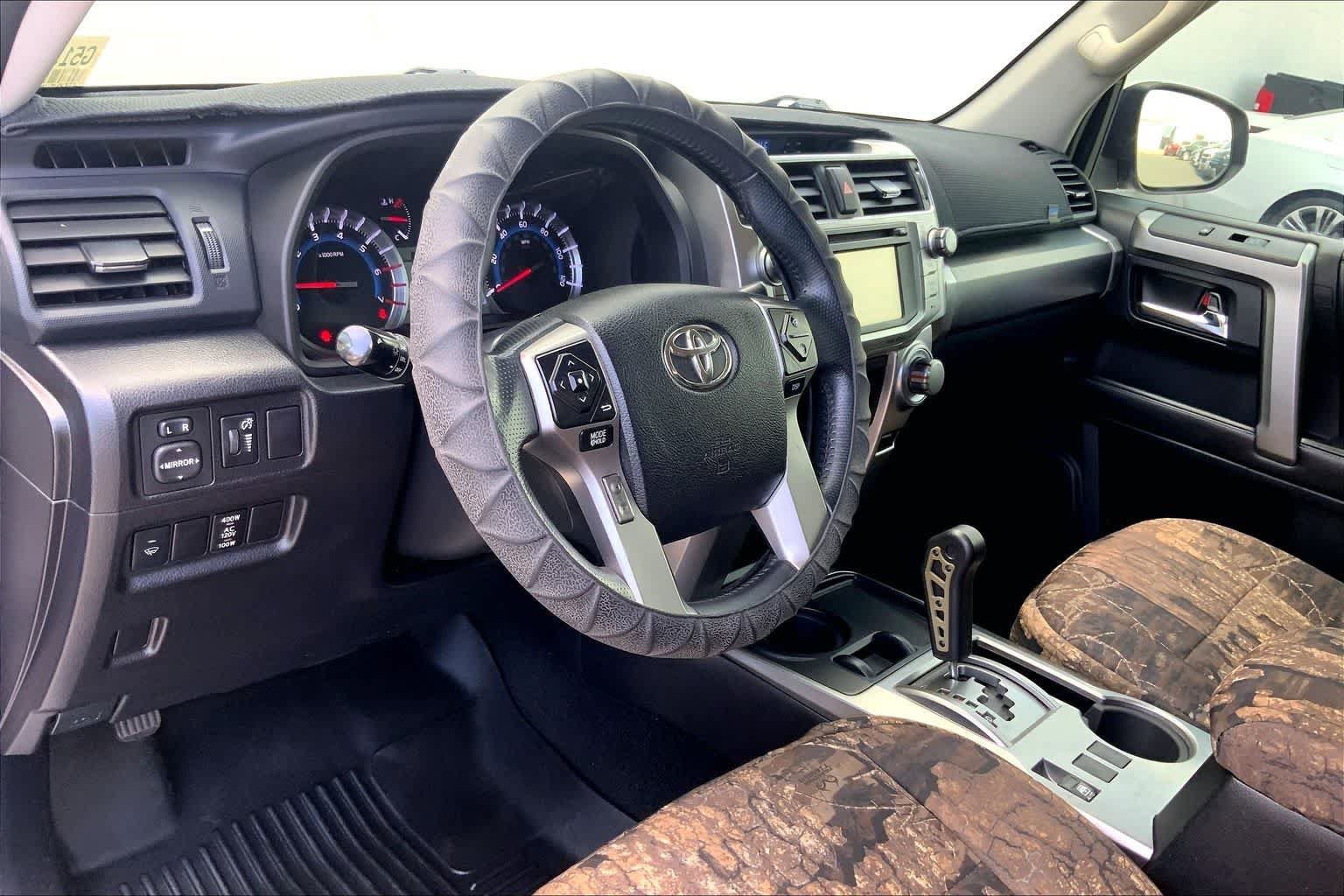 Used 2016 Toyota 4Runner SR5 RWD image 2
