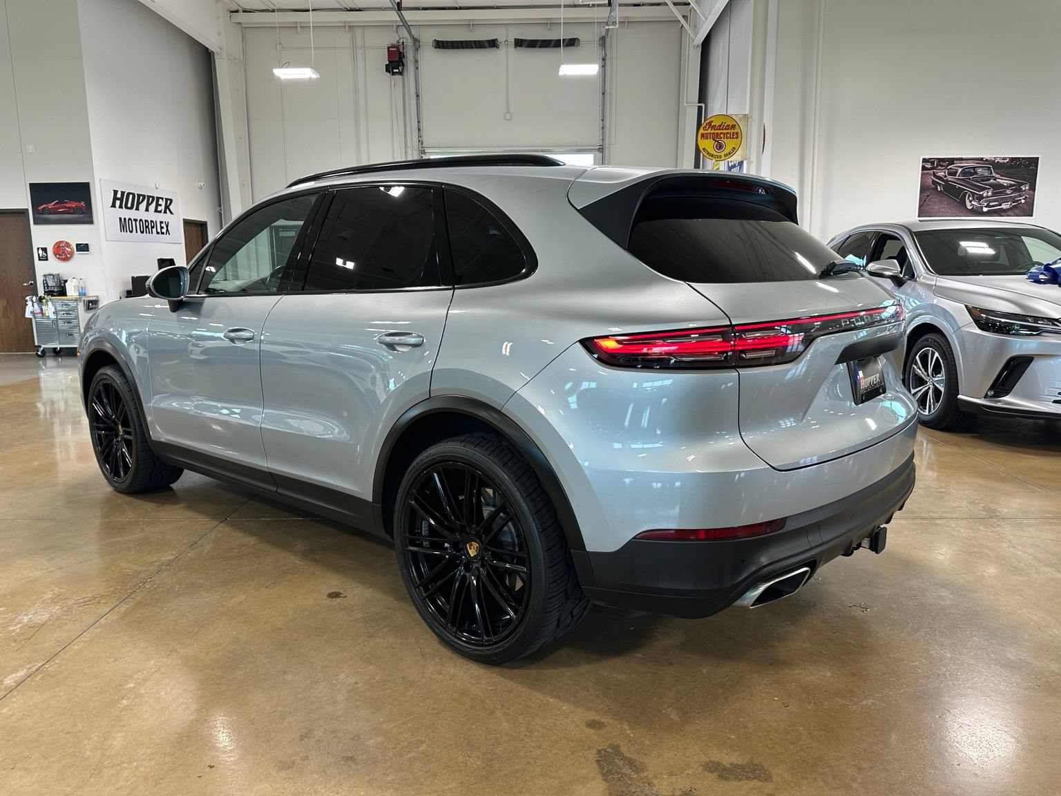 Used 2022 Porsche Cayenne Platinum Edition AWD/4WD image 5