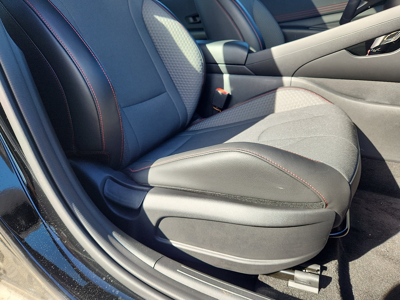 Certified 2025 Hyundai Elantra N Line FWD image 33