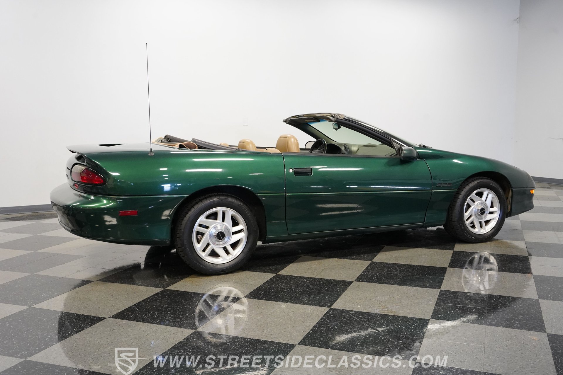 Used 1995 Chevrolet Camaro Z28 RWD image 14