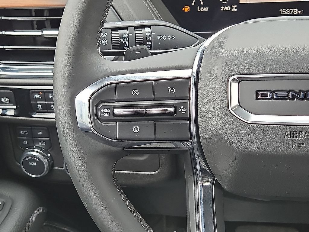 Used 2025 GMC Yukon XL Denali AWD/4WD image 21