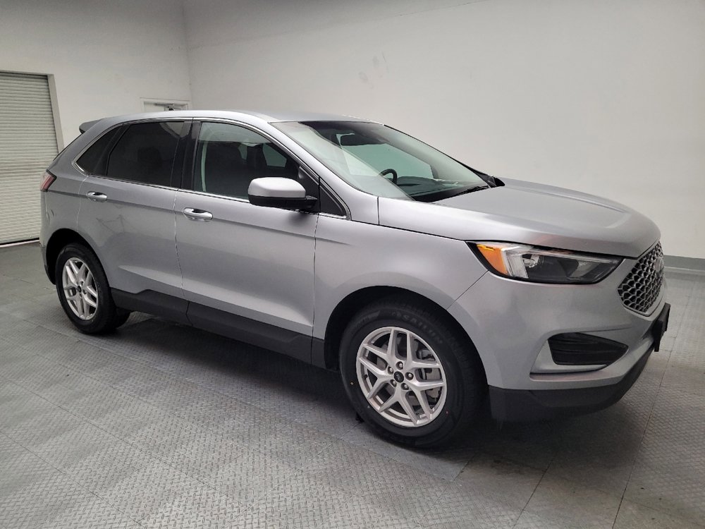 Used 2024 Ford Edge SEL image 11
