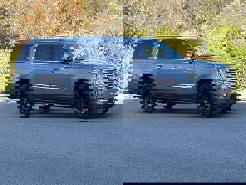 Used 2018 Cadillac Escalade ESV Platinum image 12