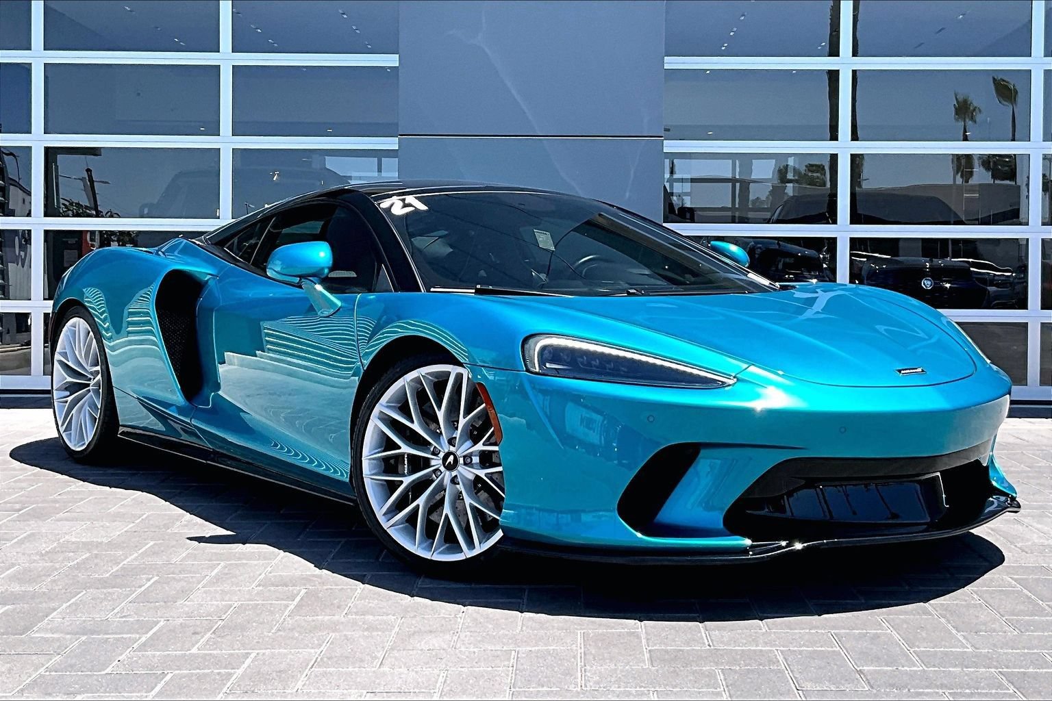 Used 2021 McLaren GT RWD image 3