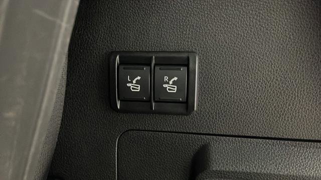 Used 2024 Toyota Sequoia Platinum AWD/4WD image 30