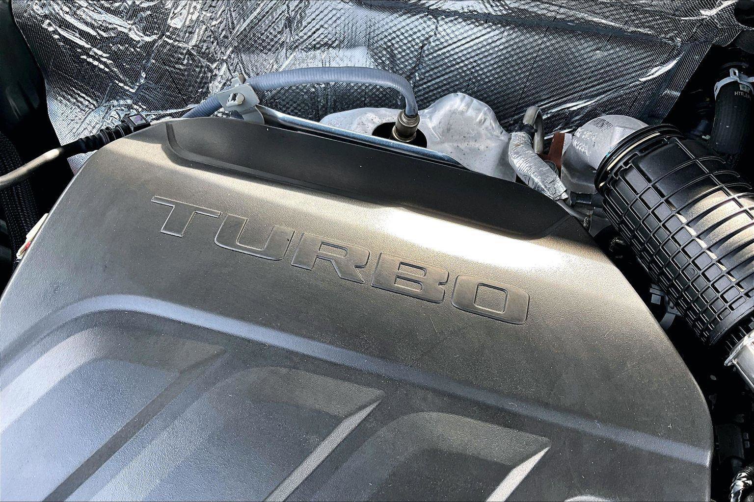 Used 2025 Chevrolet Trax LT FWD image 34