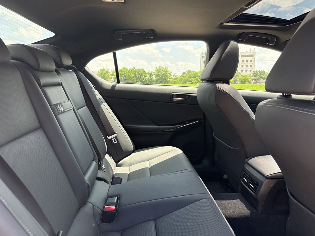 Used 2023 Lexus IS 300 w/ Comfort Package RWD image 10