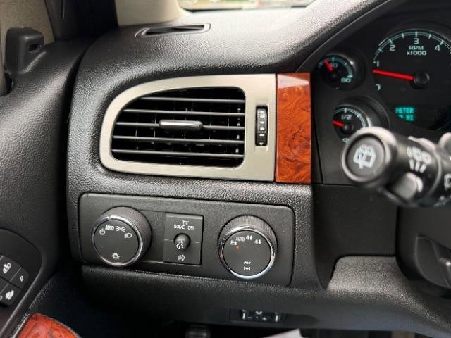 Used 2014 Chevrolet Tahoe LTZ AWD/4WD image 31