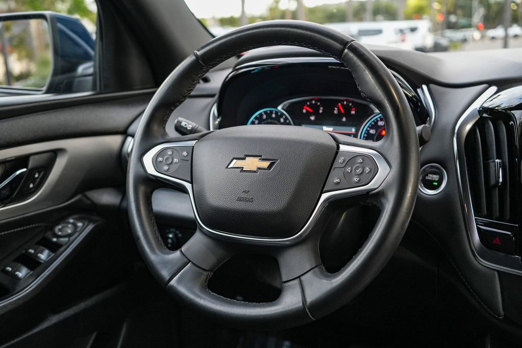 Used 2023 Chevrolet Traverse LT FWD image 15