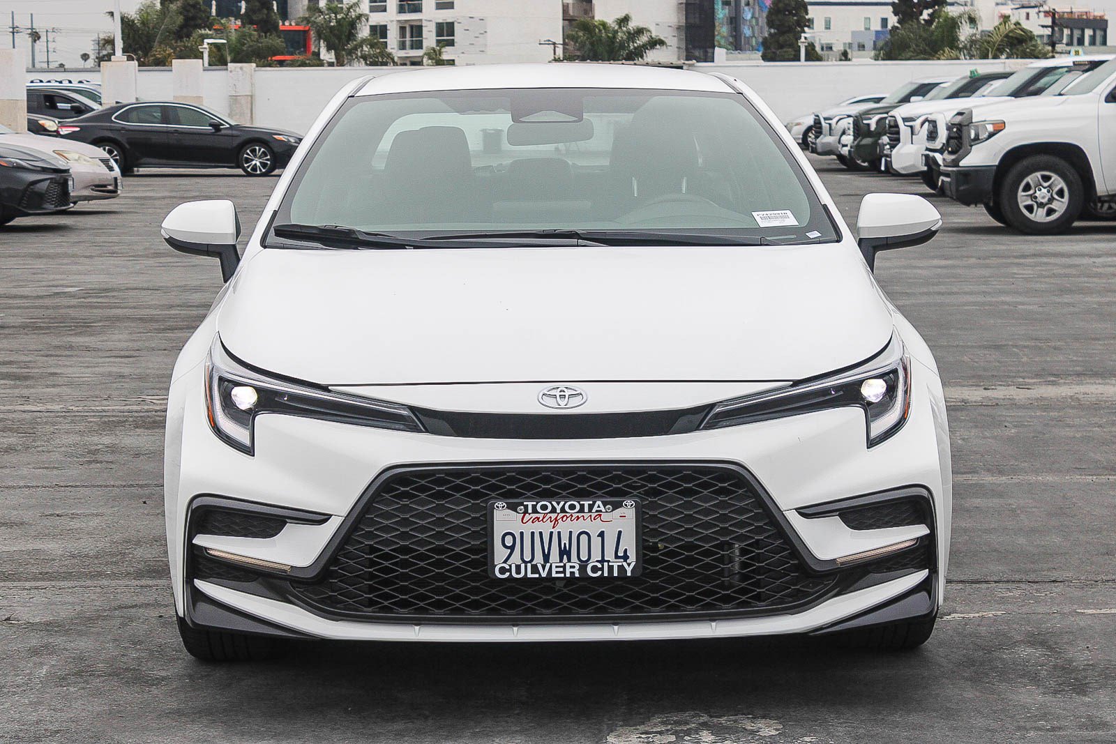 Used 2025 Toyota Corolla SE FWD image 2