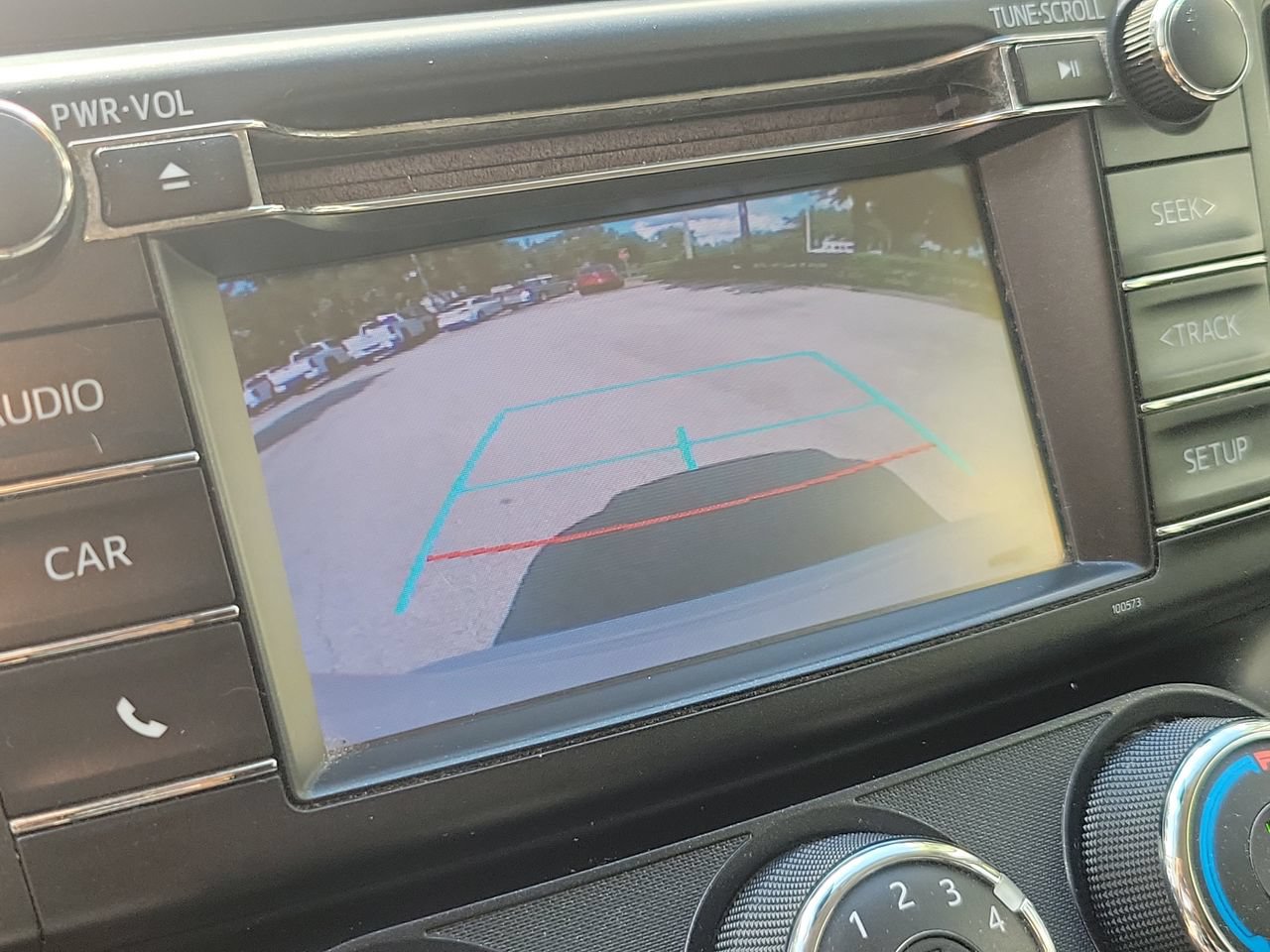 Used 2018 Toyota RAV4 LE FWD image 25