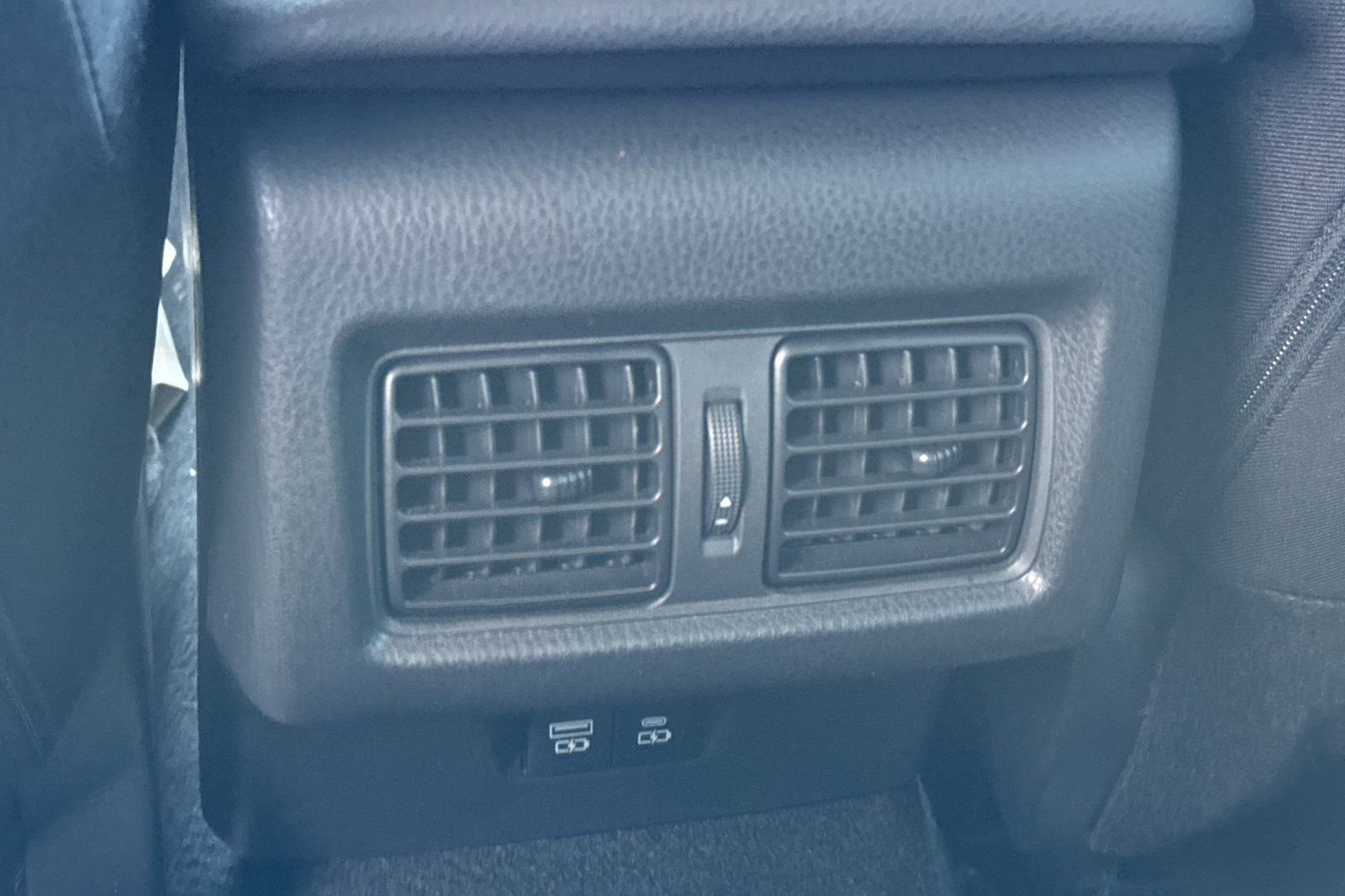 Used 2025 Toyota Camry LE FWD image 17