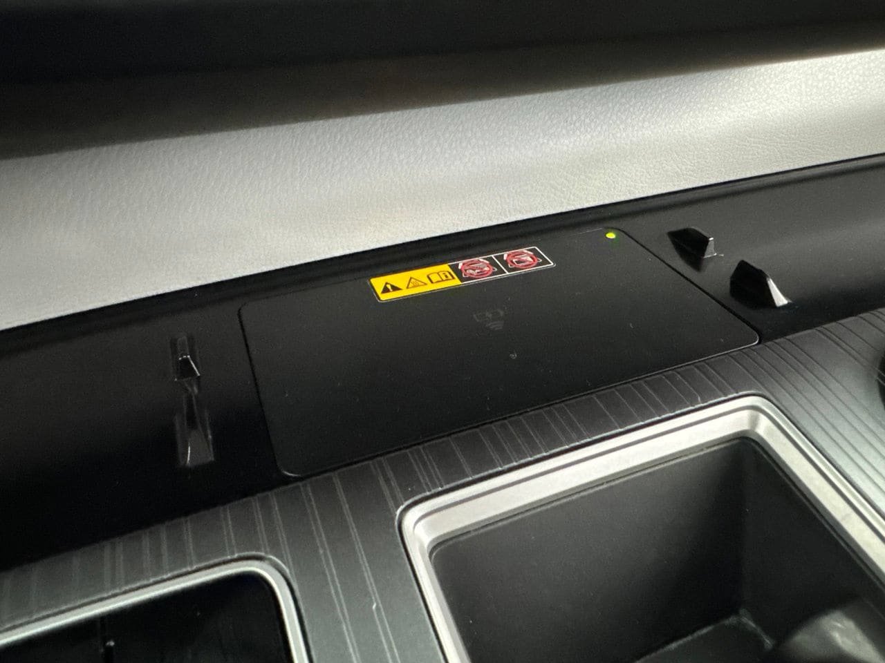 Certified 2025 Toyota Sienna XLE w/ XLE Plus Package AWD/4WD image 30