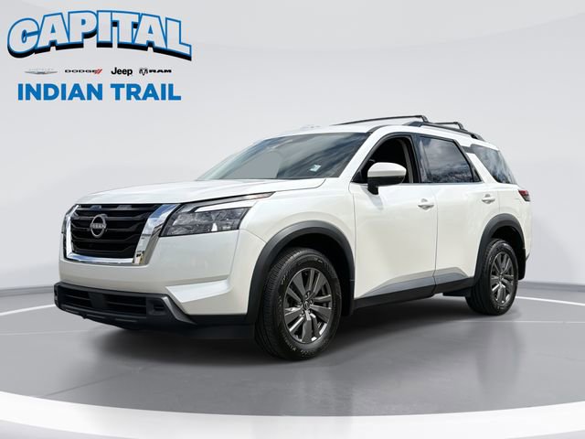 Used 2024 Nissan Pathfinder SV image 1