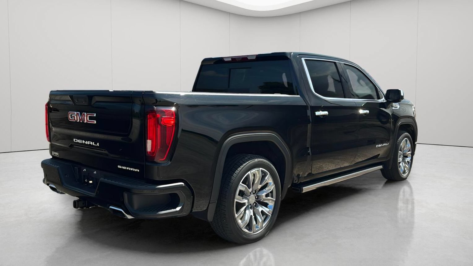 Used 2024 GMC Sierra 1500 Denali w/ Denali Reserve Package AWD/4WD image 6