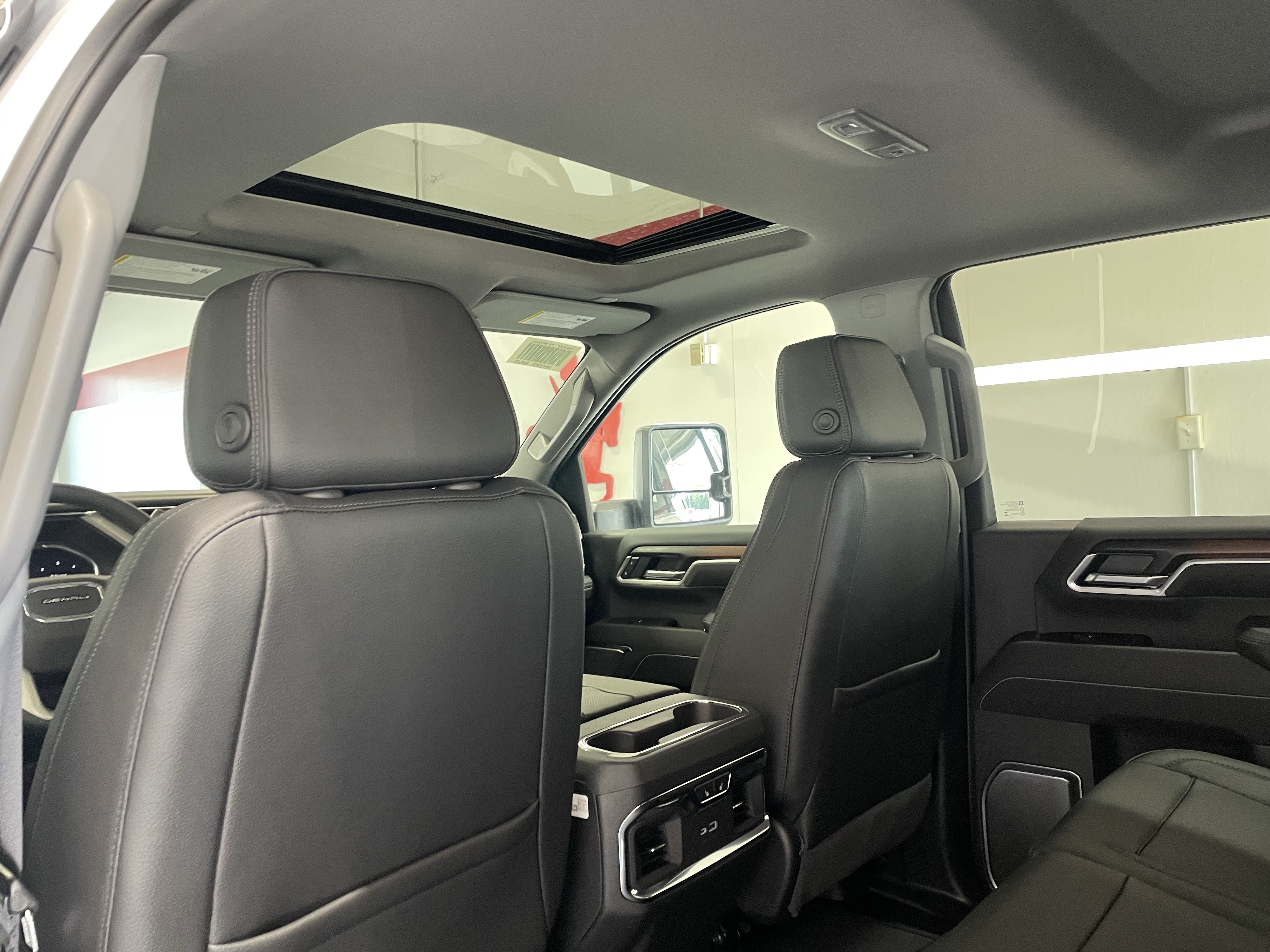 New 2026 GMC Sierra 2500 Denali w/ Denali Reserve Package AWD/4WD image 10