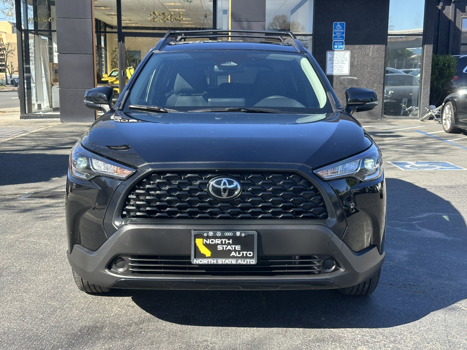 Used 2023 Toyota Corolla Cross LE w/ Moonroof Package AWD/4WD image 5