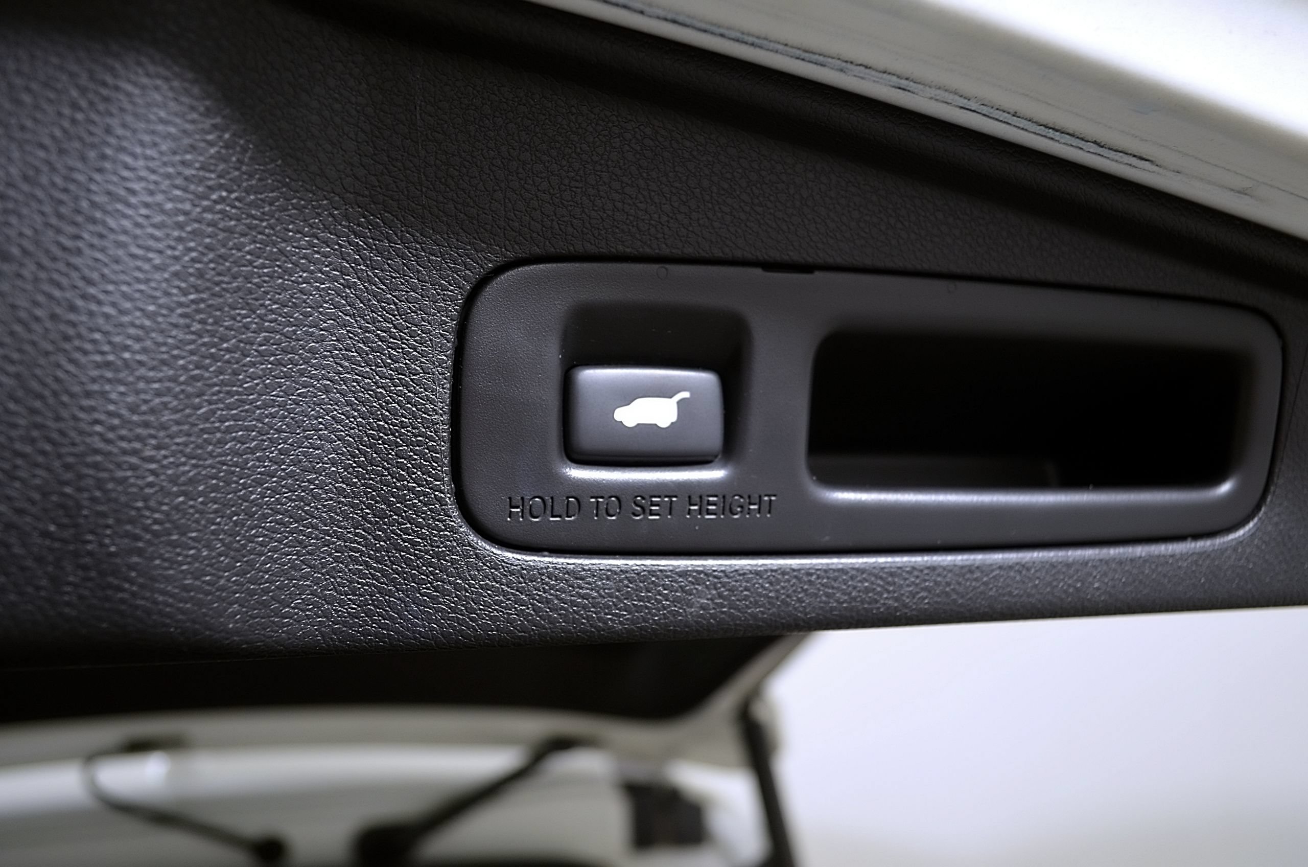 Used 2018 Honda CR-V Touring image 11