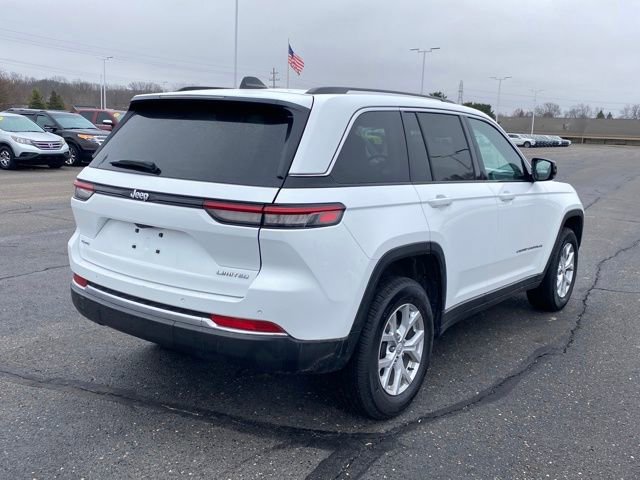Used 2023 Jeep Grand Cherokee Limited AWD/4WD image 3