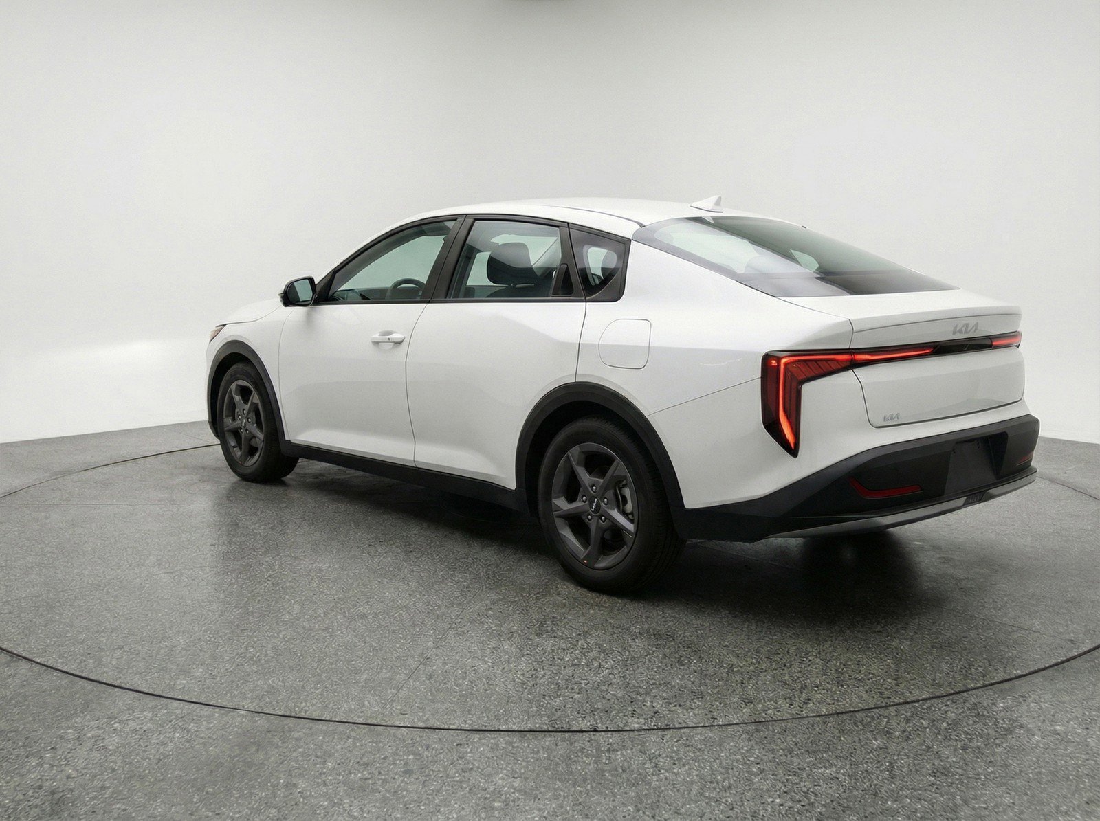 Used 2025 Kia K4 LXS image 6