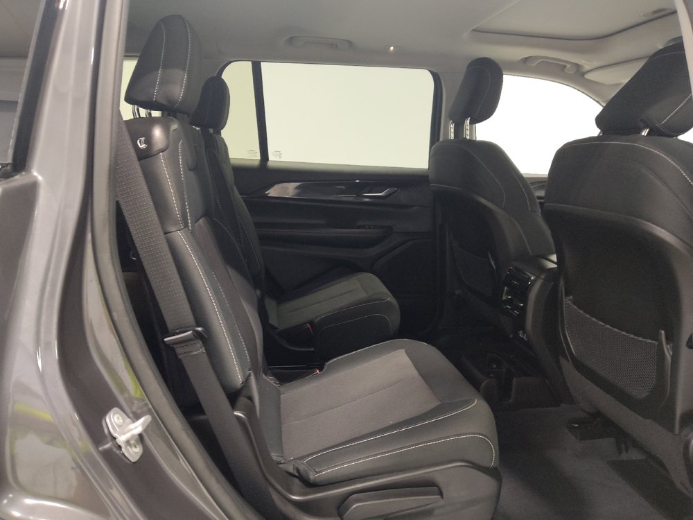 Used 2023 Jeep Grand Cherokee L Laredo AWD/4WD image 19