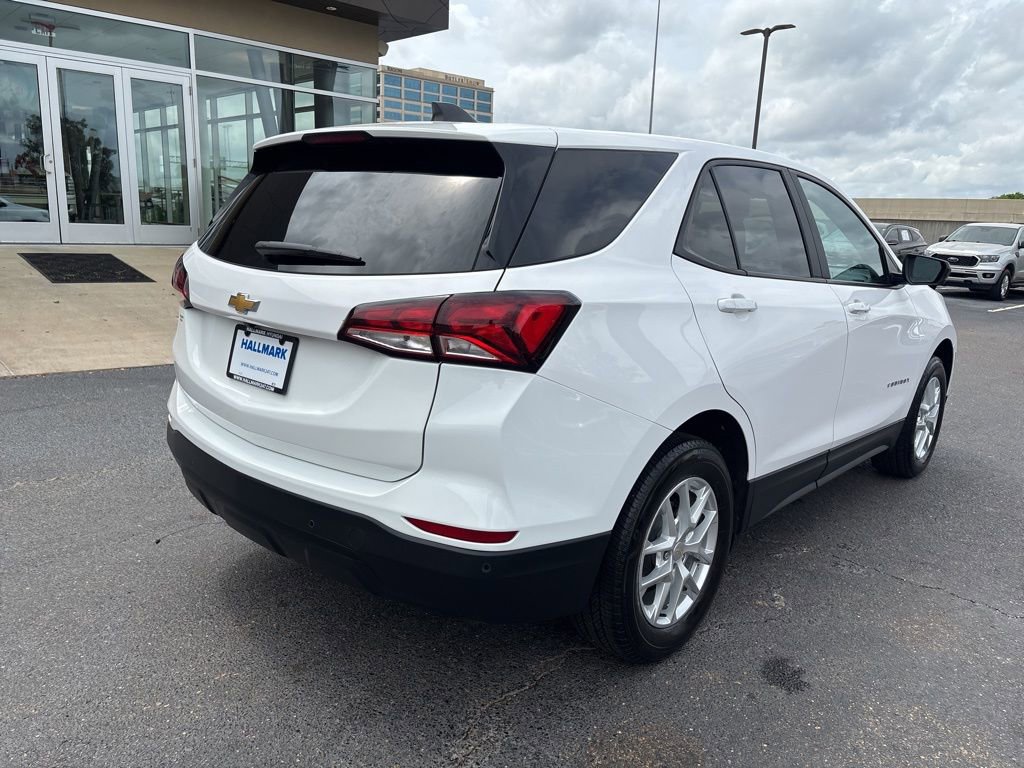 Used 2023 Chevrolet Equinox LS AWD/4WD image 5
